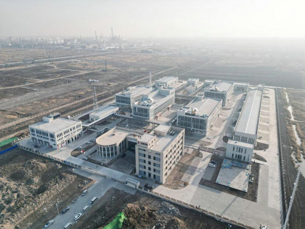 坚守一线迎五一！中建安装助力中国民族涂料工业绽放光彩(图1)