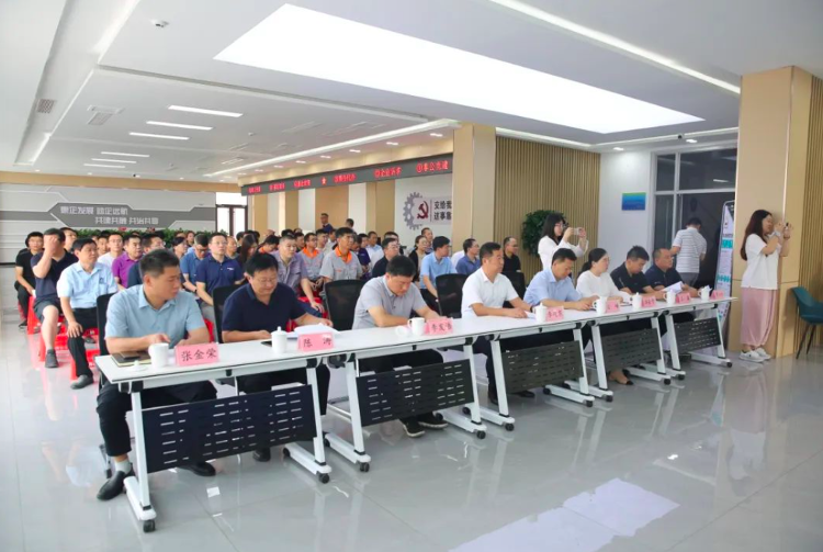 “红色凝聚活力携手共赢未来”——明水经济技术开发区工业涂料产品联合推介活动举行_章丘区_大众网(图2)