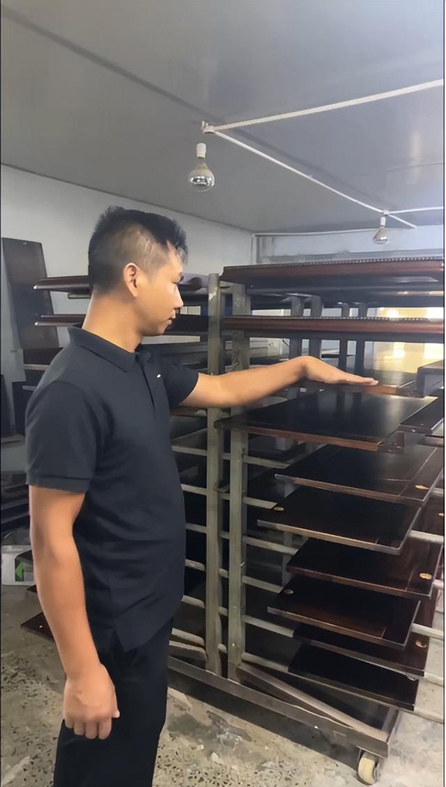 邦美洁技术工程师赴南康现场指导水性漆PU效果工艺(图2)