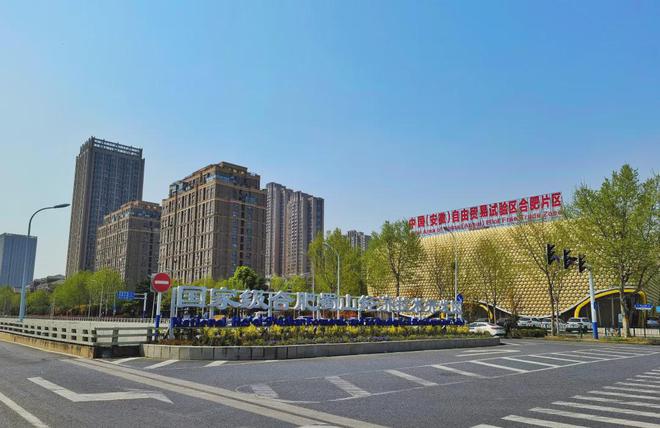 铆足干劲拼生产全力以赴“往前赶”(图2)