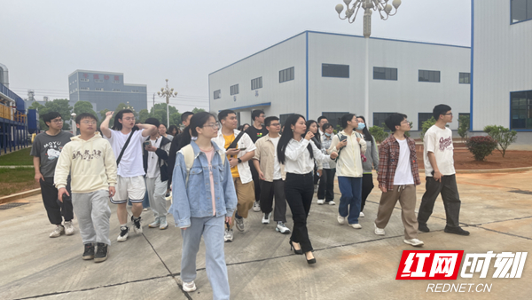 产学研携手“革新”环保涂料瞄准绿色产业新蓝海丨走上生产线的好成果(图4)