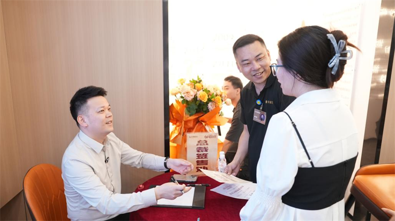万人空巷抢免单！金煌第十届“超级免单节”五一火爆出圈(图5)