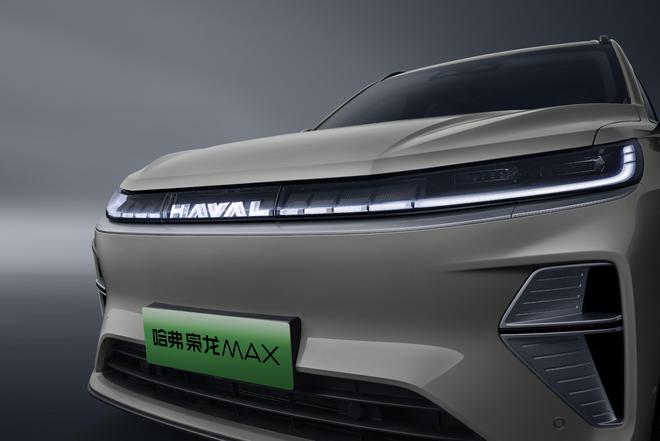 首搭二代Hi4+高阶智驾二代枭龙MAX上市售1168万起(图1)
