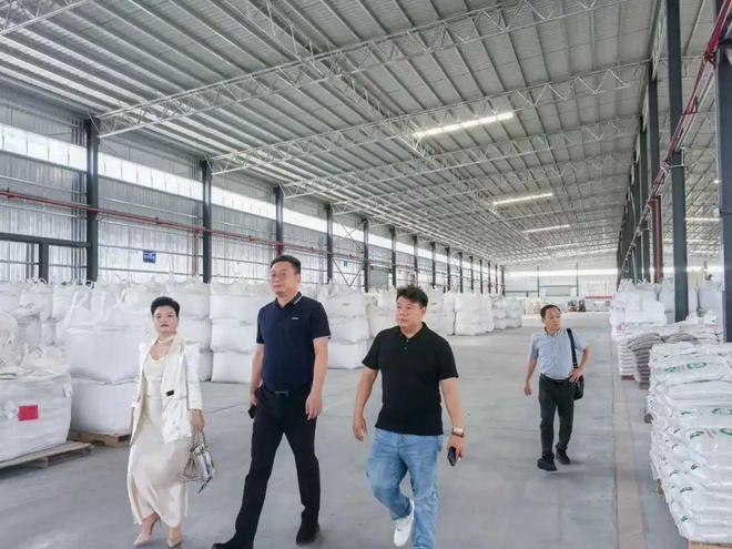 中国建筑装饰装修材料协会建筑涂料分会一行莅临双匠科技考察交流(图2)