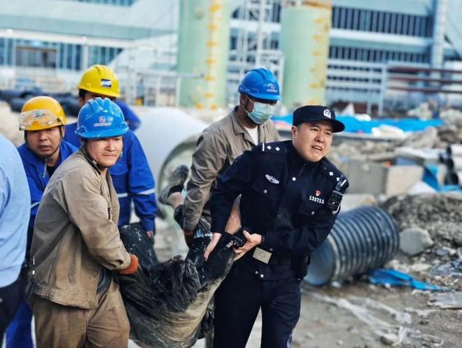 五一假期！龙湾3人被救出紧急送医！(图1)