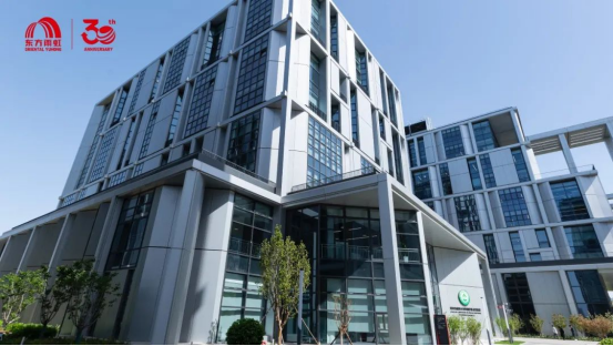 东方雨虹李卫国出席2025八角湾创新大会暨纳米材料与器件创新发展大会并作主题发言(图4)