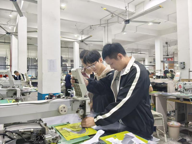 深读丨技术浪潮下职业技能如何“保鲜”?(图1)