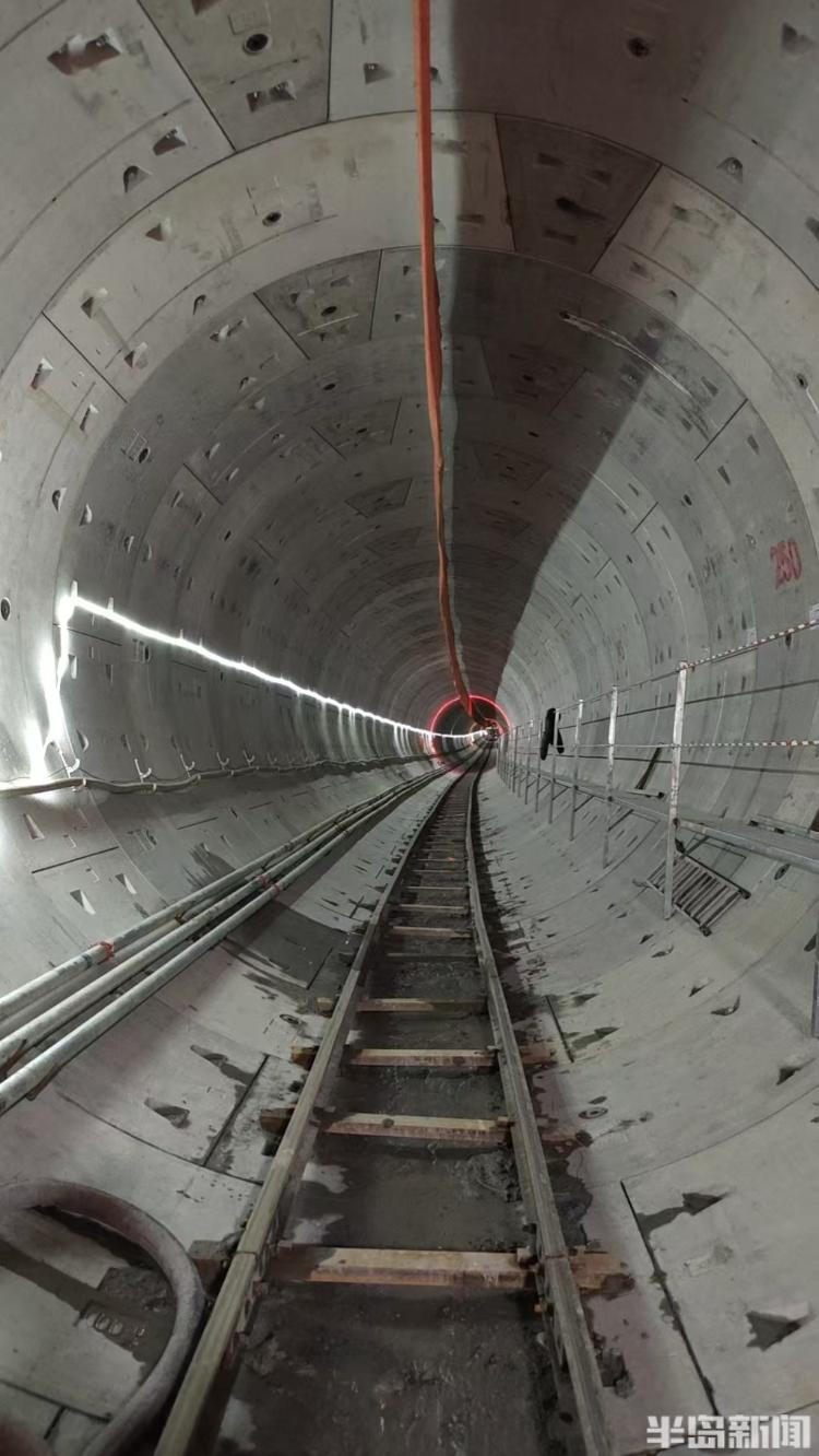 新闻周刊丨看不见太阳的人——开盾构机的表兄弟(图5)