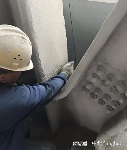 2026河北钢铁厂防火涂料施工：高温工况的硬核解决方案(图1)